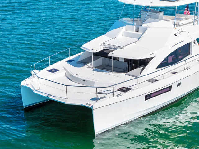 Slide: The Image of Interior of a 2019 Leopard 40 yacht, modern and bright. - 34