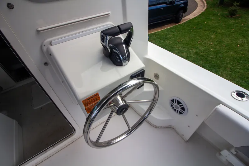 Slide: The Image of Helm of 2022 Parker 2520 XLD Sport Cabin with wheel and throttle control. - 17