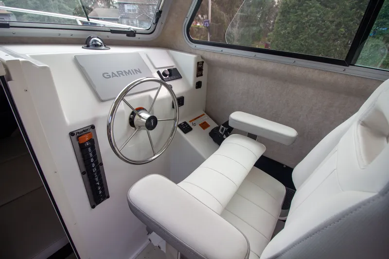 Slide: The Image of Interior of Parker 2520 XLD Sport Cabin boat, year 2022. - 28