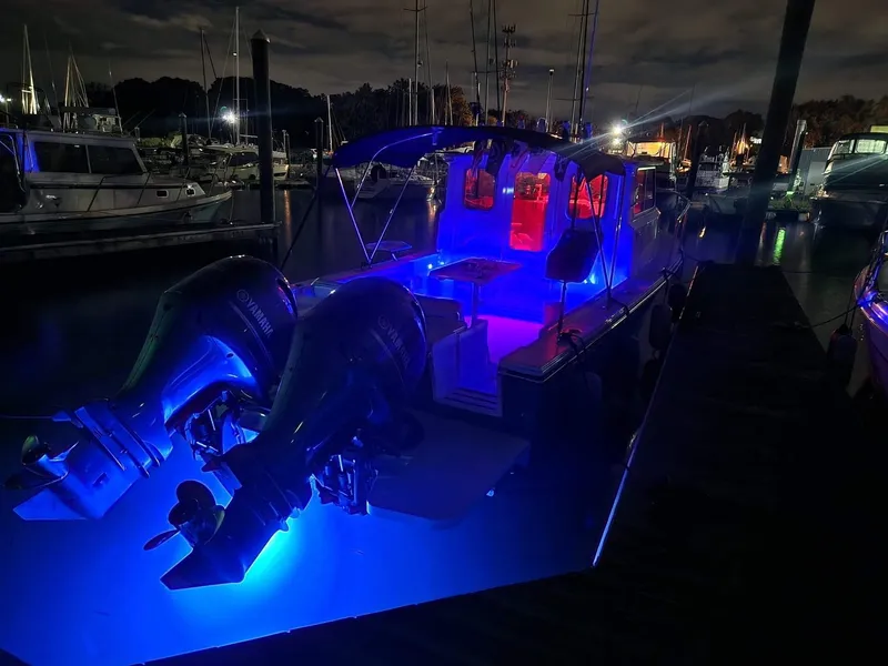 Slide: The Image of Parker Marine 2520 XLD Sport Cabin 2022 - 48