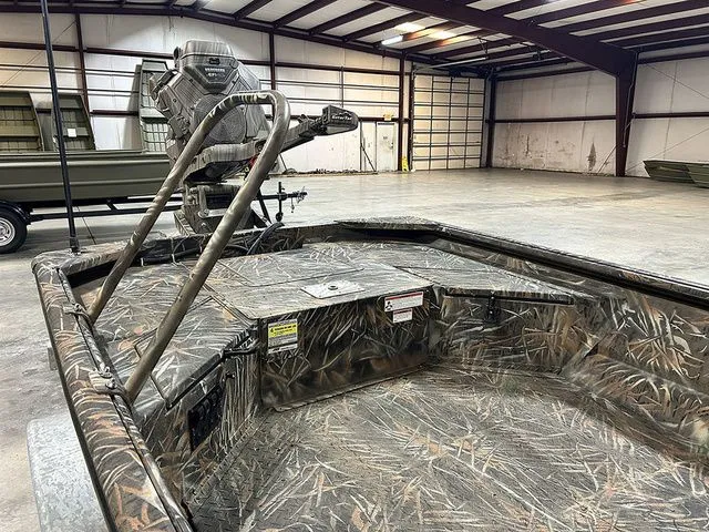 Slide: The Image of SeaArk Mud Runner 180 2022 - 5