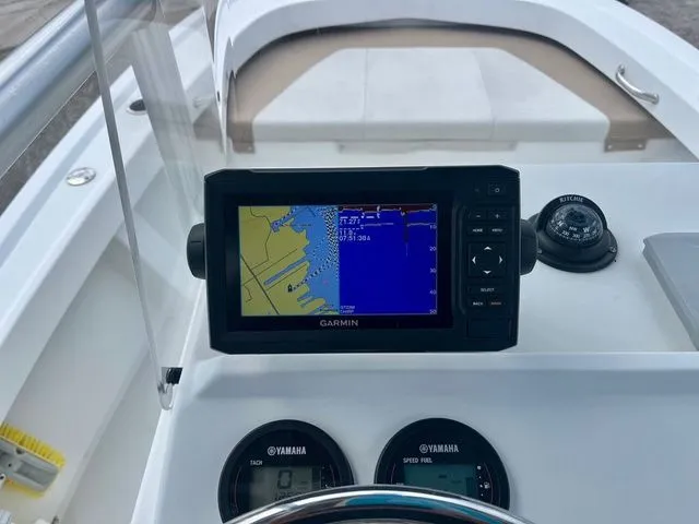 Slide: The Image of Parker Marine 1801 Center Console 2019 - 11