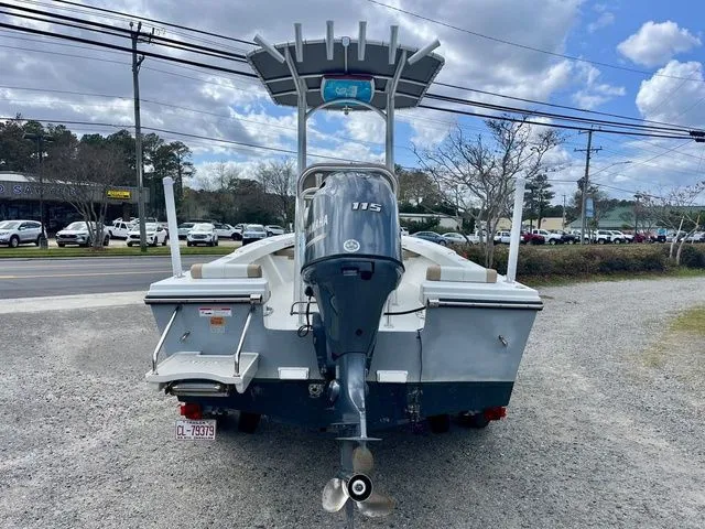 Slide: The Image of Parker Marine 1801 Center Console 2019 - 4