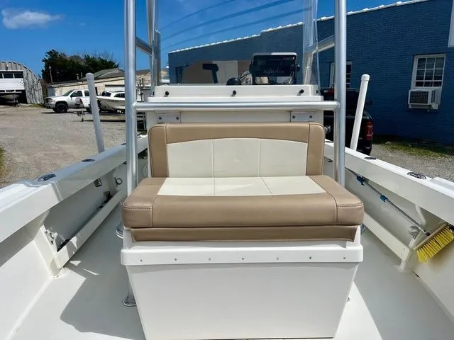 Slide: The Image of Parker Marine 1801 Center Console 2019 - 6