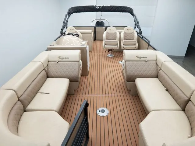 Slide: The Image of Massimo P23T LTD Lounge 200 2021 - 10