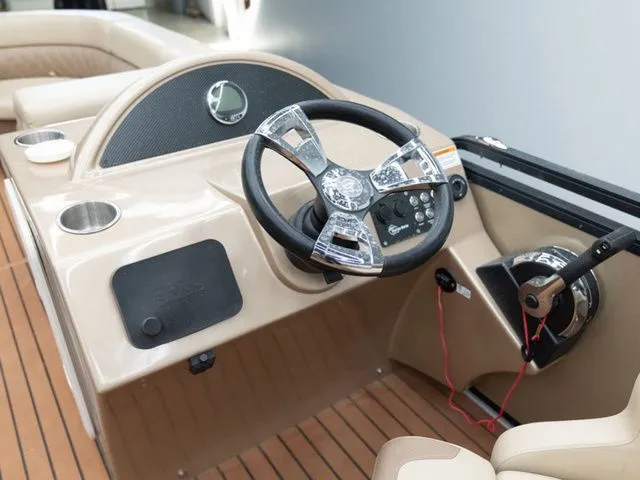 Slide: The Image of Massimo P23T LTD Lounge 200 2021 - 16