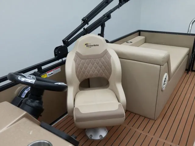 Slide: The Image of Massimo P23T LTD Lounge 200 2021 - 17