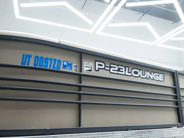 Slide: The Image of Massimo P23T LTD Lounge 200 2021 - 22