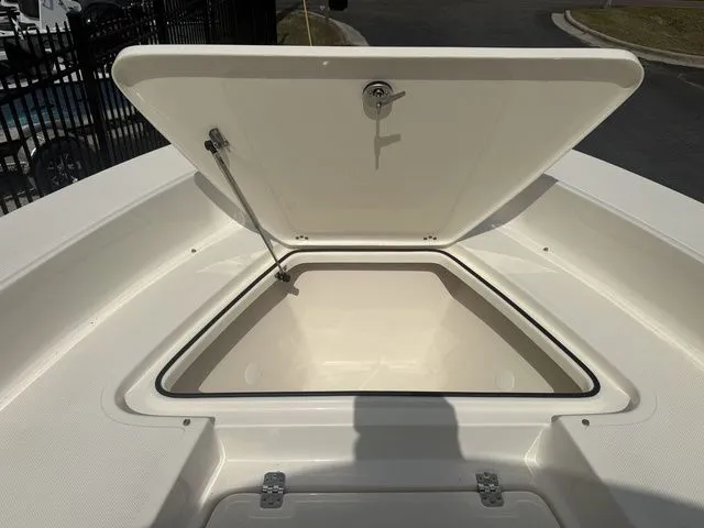 Slide: The Image of Pioneer 220 Bay Sport 2024 - 13