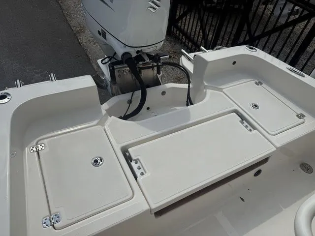 Slide: The Image of Pioneer 220 Bay Sport 2024 - 23