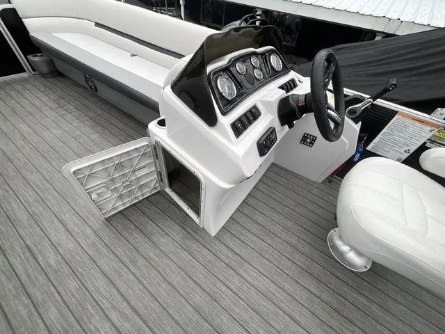 Slide: The Image of Godfrey SW 2286 C 2020 - 15