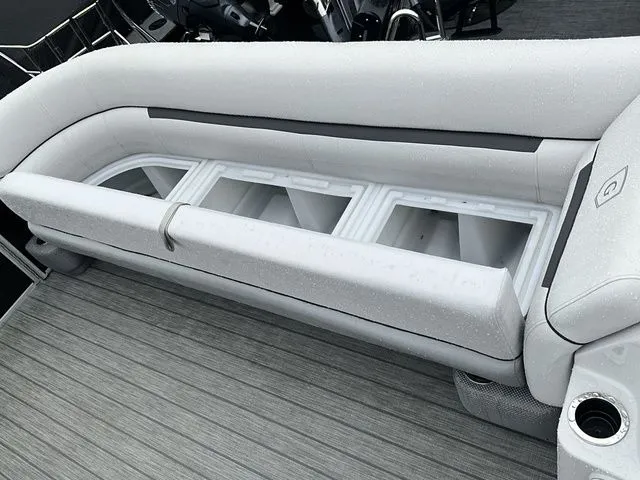 Slide: The Image of Godfrey SW 2286 C 2020 - 9