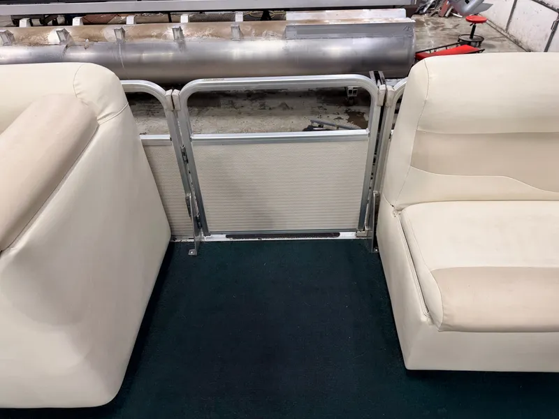 Slide: The Image of Premier 210 SunSation & 60HP Yamaha 4Stroke - $12,995 2004 - 10