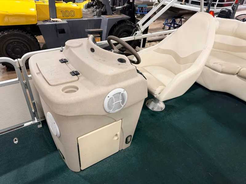 Slide: The Image of Premier 210 SunSation & 60HP Yamaha 4Stroke - $12,995 2004 - 15