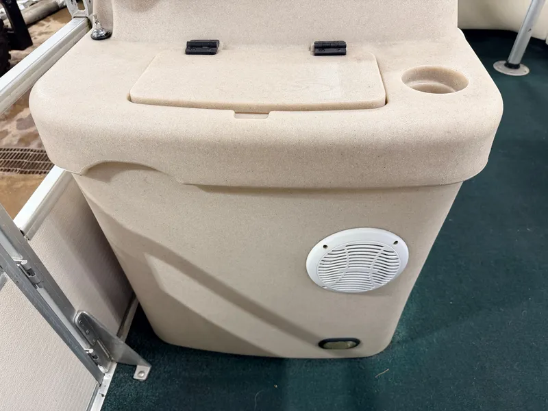 Slide: The Image of Premier 210 SunSation & 60HP Yamaha 4Stroke - $12,995 2004 - 18