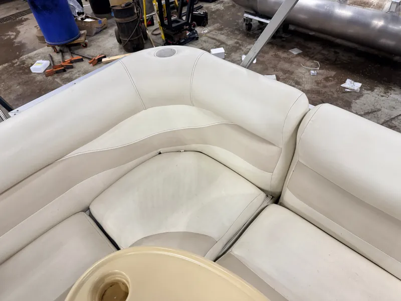 Slide: The Image of Premier 210 SunSation & 60HP Yamaha 4Stroke - $12,995 2004 - 27