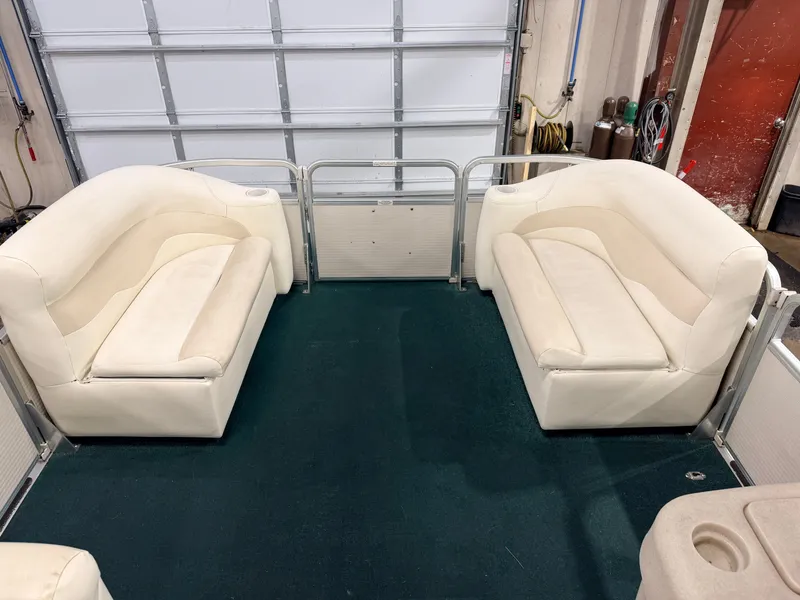 Slide: The Image of Premier 210 SunSation & 60HP Yamaha 4Stroke - $12,995 2004 - 3