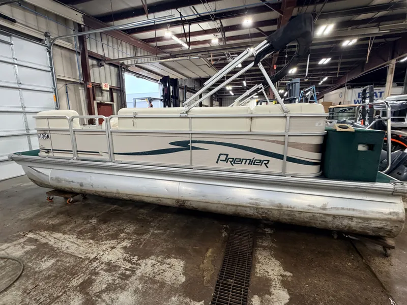 Slide: The Image of Premier 210 SunSation & 60HP Yamaha 4Stroke - $12,995 2004 - 35