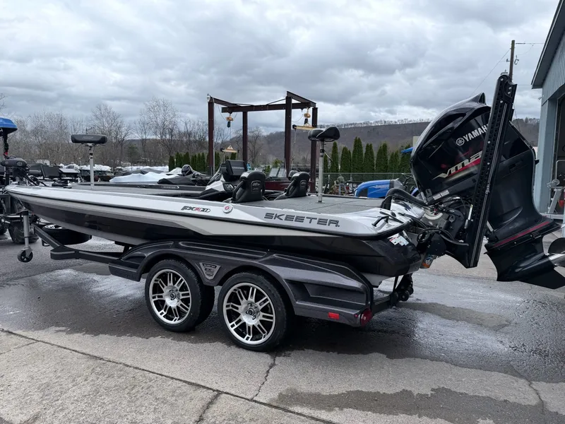 Slide: The Image of Skeeter FXR 21LE 2021 - 10