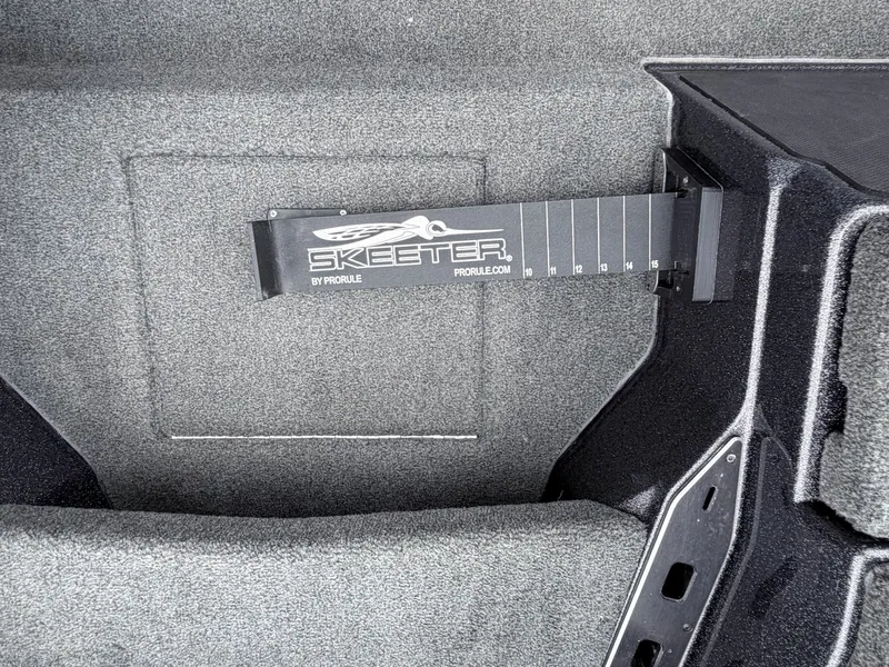 Slide: The Image of Skeeter FXR 21LE 2021 - 12