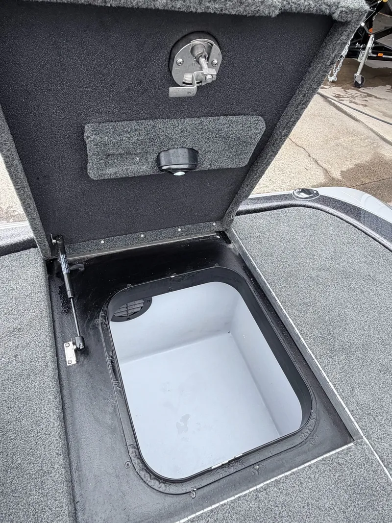 Slide: The Image of Skeeter FXR 21LE 2021 - 16