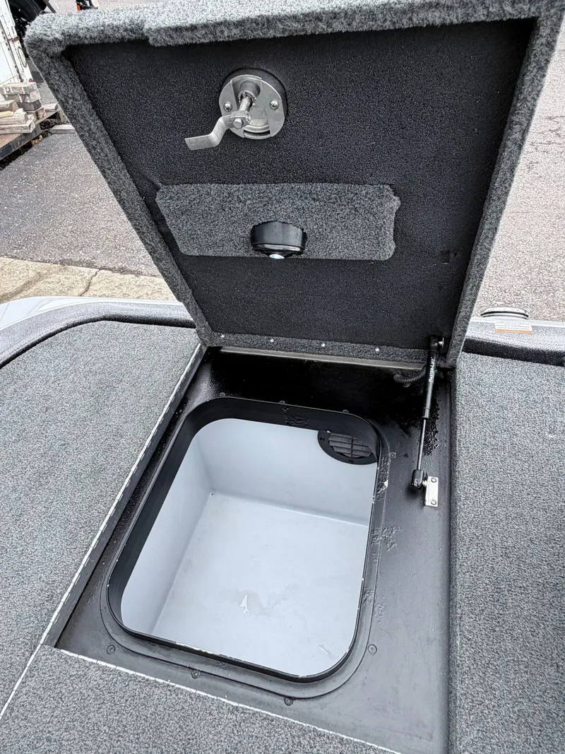 Slide: The Image of Skeeter FXR 21LE 2021 - 24