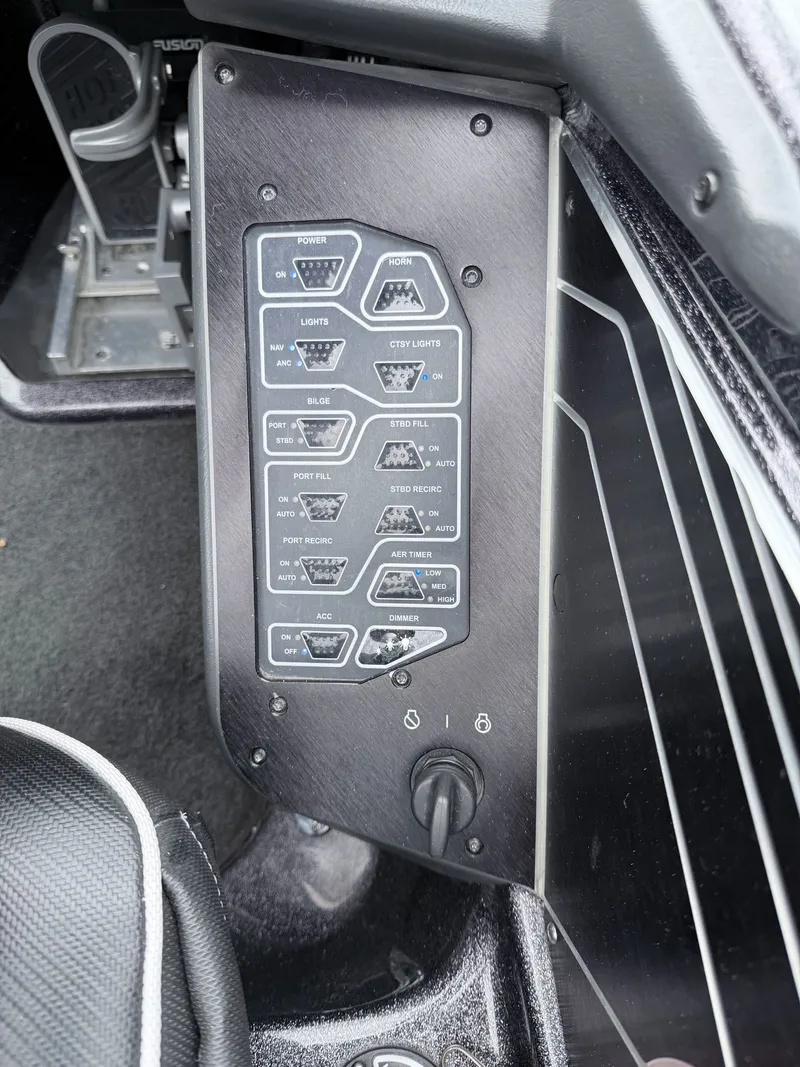 Slide: The Image of Skeeter FXR 21LE 2021 - 33