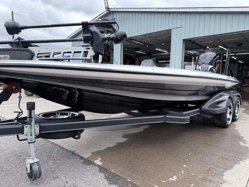 Slide: The Image of Skeeter FXR 21LE 2021 - 37