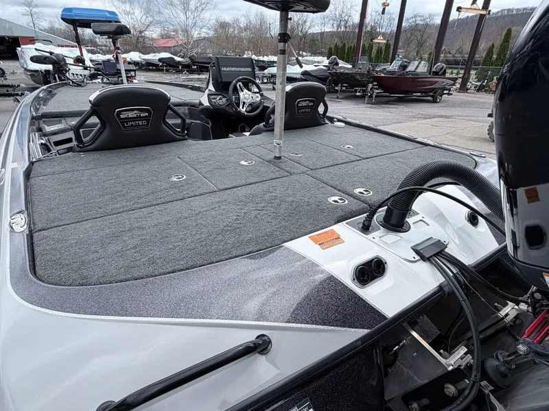 Slide: The Image of Skeeter FXR 21LE 2021 - 39