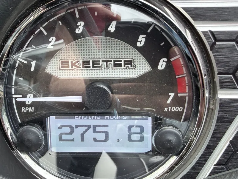 Slide: The Image of Skeeter FXR 21LE 2021 - 4