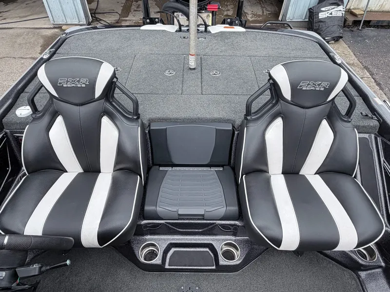 Slide: The Image of Skeeter FXR 21LE 2021 - 42