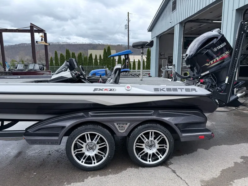 Slide: The Image of Skeeter FXR 21LE 2021 - 48