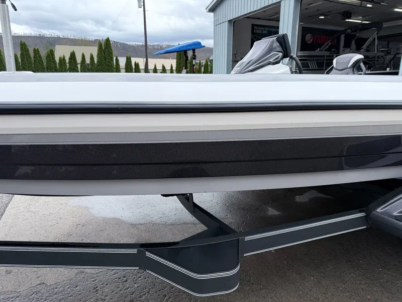 Slide: The Image of Skeeter FXR 21LE 2021 - 6