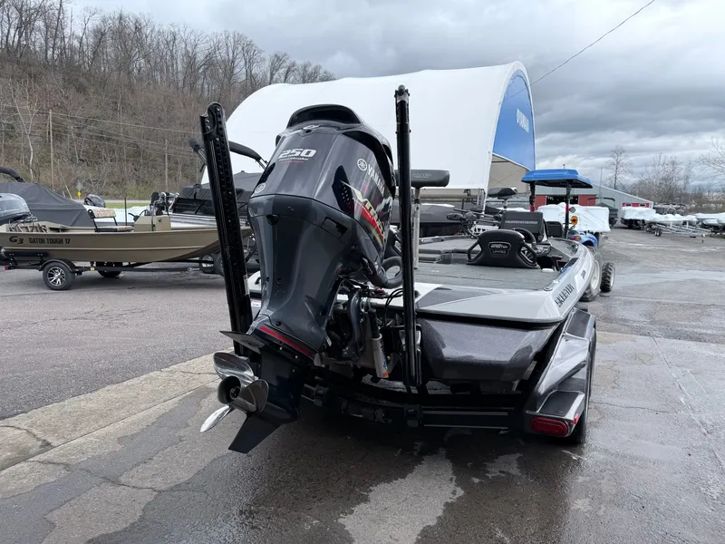 Slide: The Image of Skeeter FXR 21LE 2021 - 8