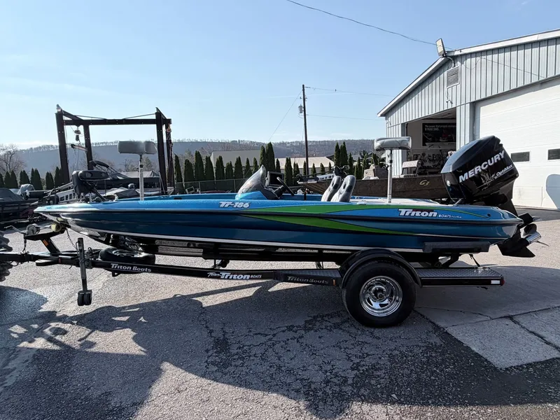 Slide: The Image of Triton Tr-186 2007 - 17