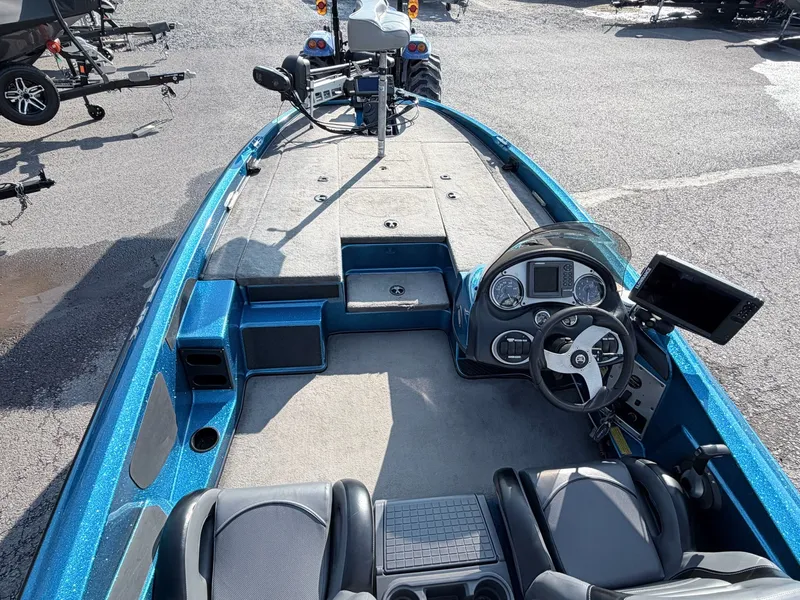 Slide: The Image of Triton Tr-186 2007 - 25