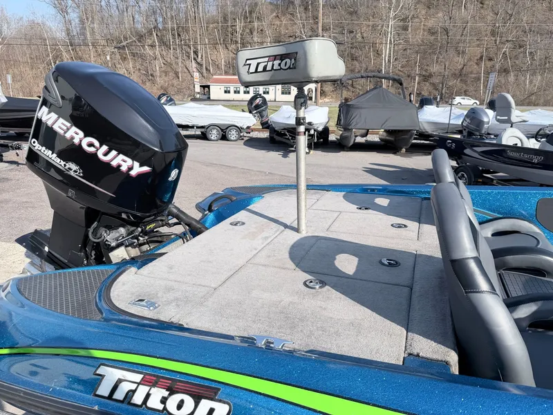 Slide: The Image of Triton Tr-186 2007 - 27