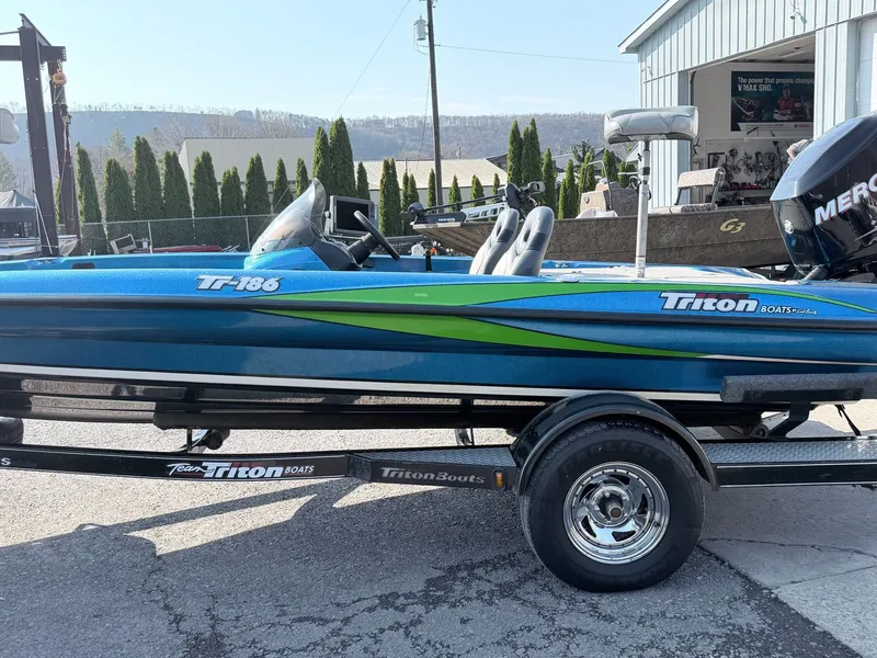 Slide: The Image of Triton Tr-186 2007 - 32