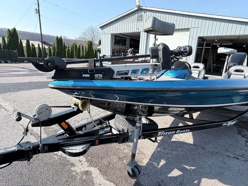 Slide: The Image of Triton Tr-186 2007 - 34