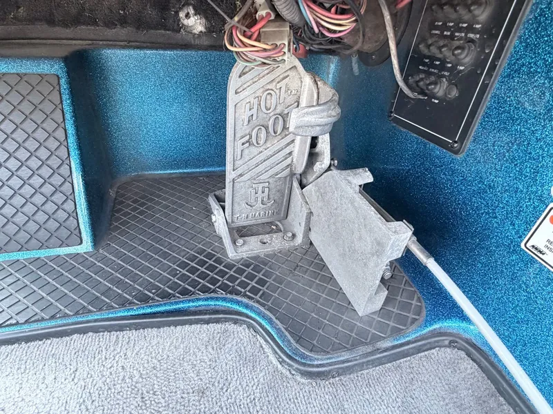 Slide: The Image of Triton Tr-186 2007 - 40