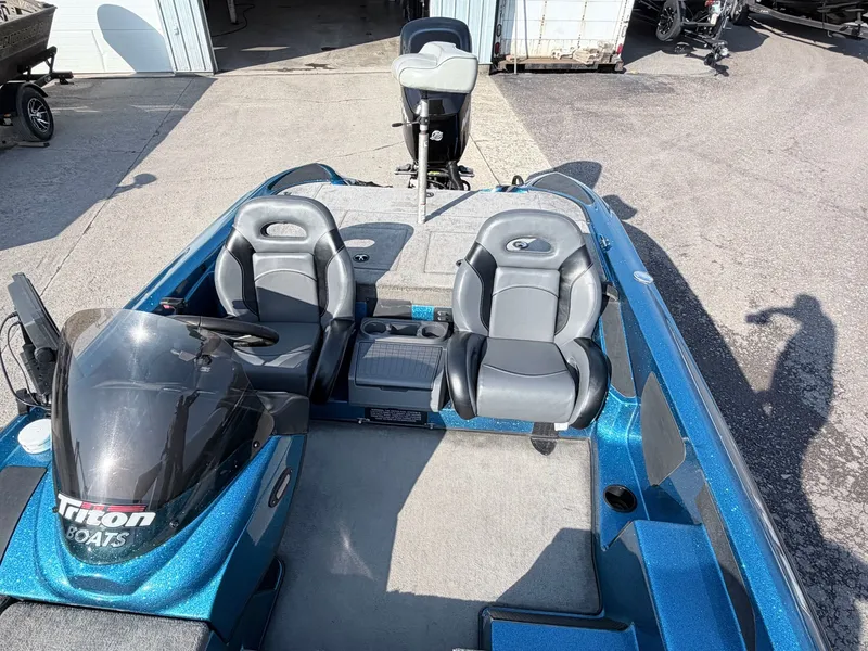 Slide: The Image of Triton Tr-186 2007 - 41