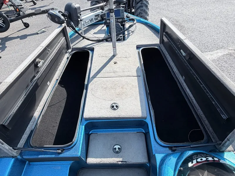 Slide: The Image of Triton Tr-186 2007 - 44