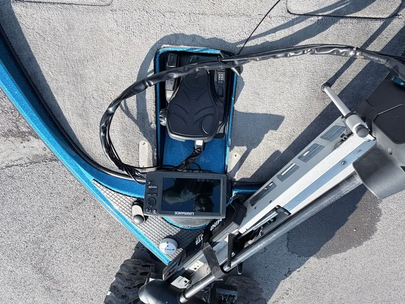 Slide: The Image of Triton Tr-186 2007 - 5