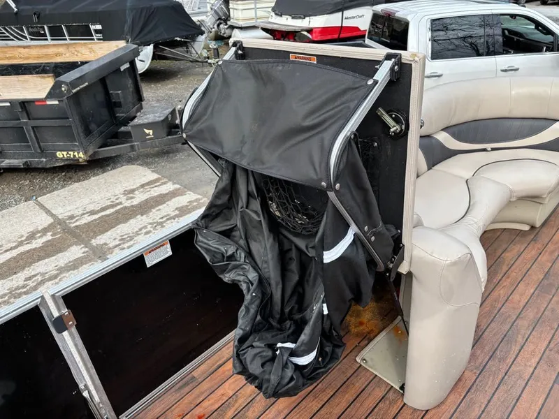 Slide: The Image of Sylvan Mirage Cruise 8522 Entertainer 2016 - 12