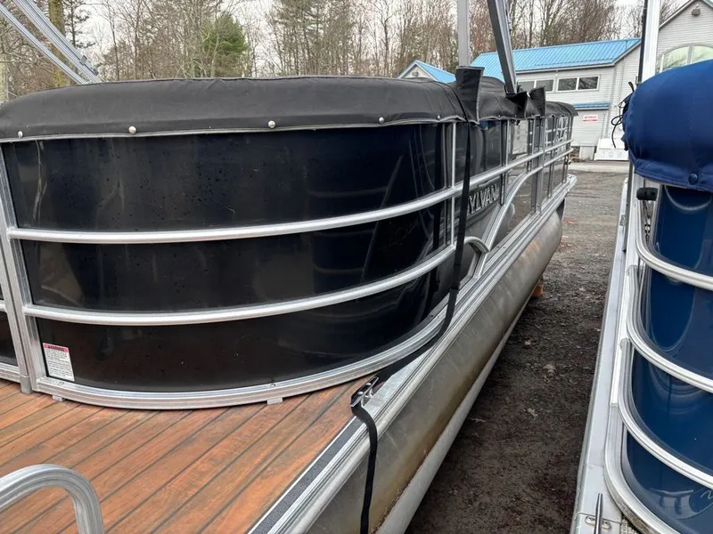 Slide: The Image of Sylvan Mirage Cruise 8522 Entertainer 2016 - 13