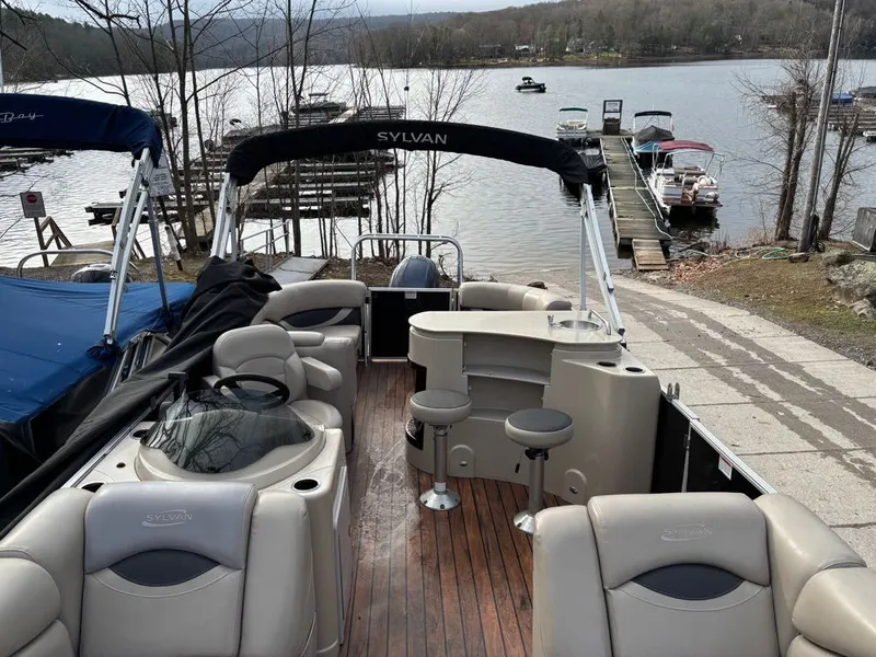 Slide: The Image of Sylvan Mirage Cruise 8522 Entertainer 2016 - 14