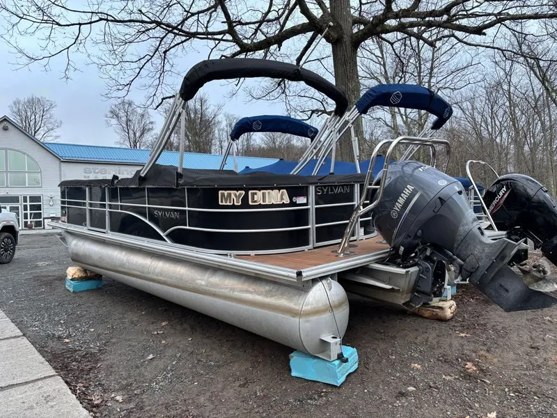 Slide: The Image of Sylvan Mirage Cruise 8522 Entertainer 2016 - 20