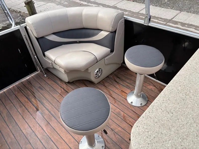 Slide: The Image of Sylvan Mirage Cruise 8522 Entertainer 2016 - 6