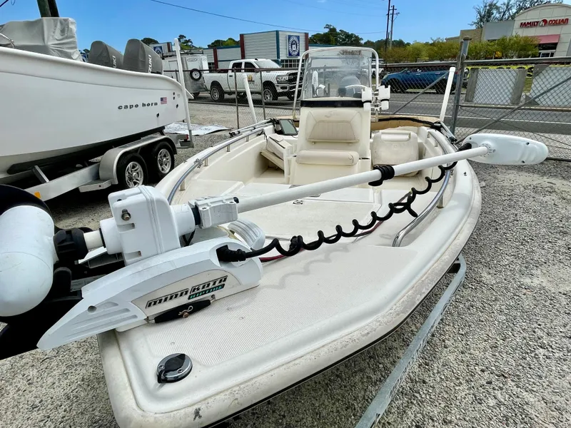 Slide: The Image of 2004 Scout Sportfish 160 boat with Minn Kota motor. - 8