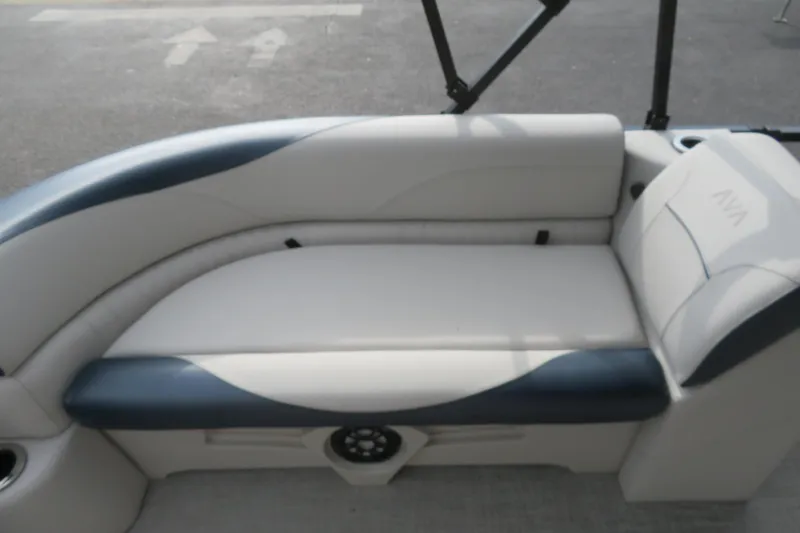 Slide: The Image of 2026 Avalon Venture 85 boat seat with blue and white upholstery. - 11
